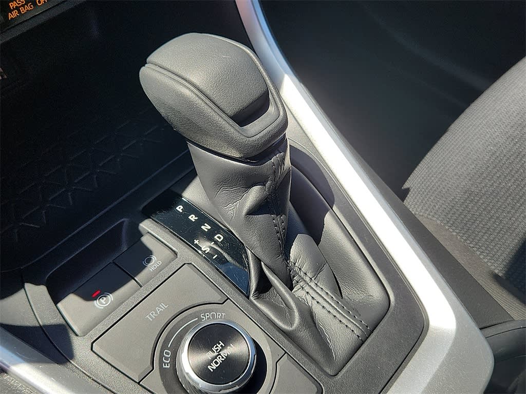 2023 Toyota RAV4 LE 13