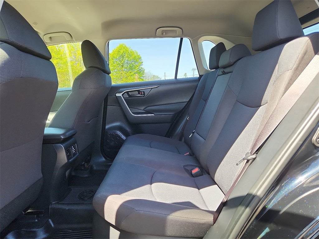2023 Toyota RAV4 LE 11