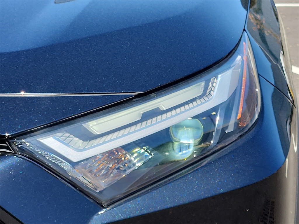 2023 Toyota RAV4 LE 19