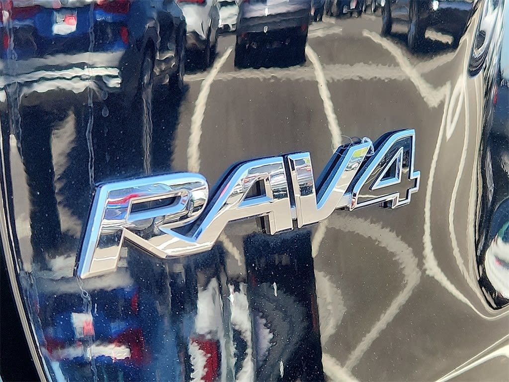 2023 Toyota RAV4 LE 29