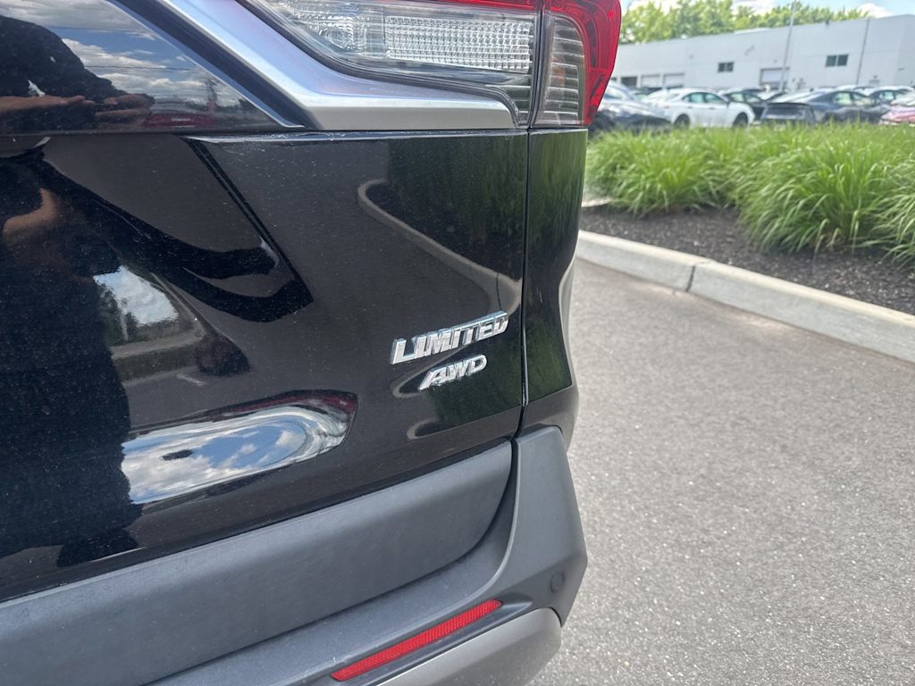 Thumbnail: 2019 Toyota RAV4 - 6