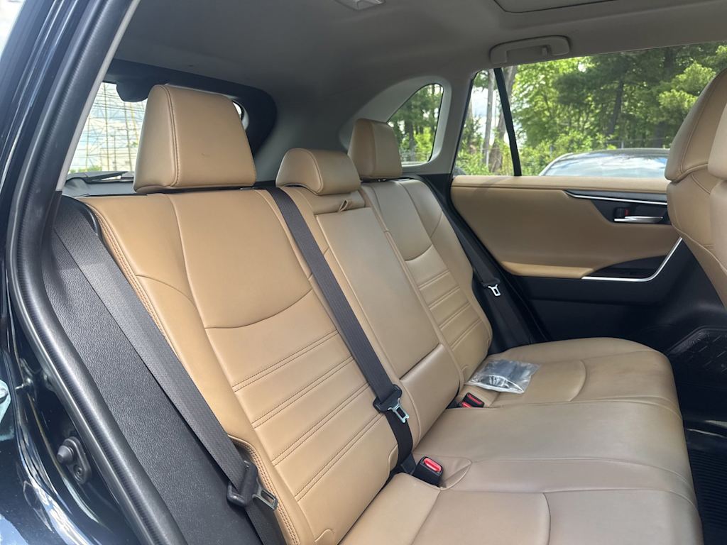 Thumbnail: 2019 Toyota RAV4 - 21