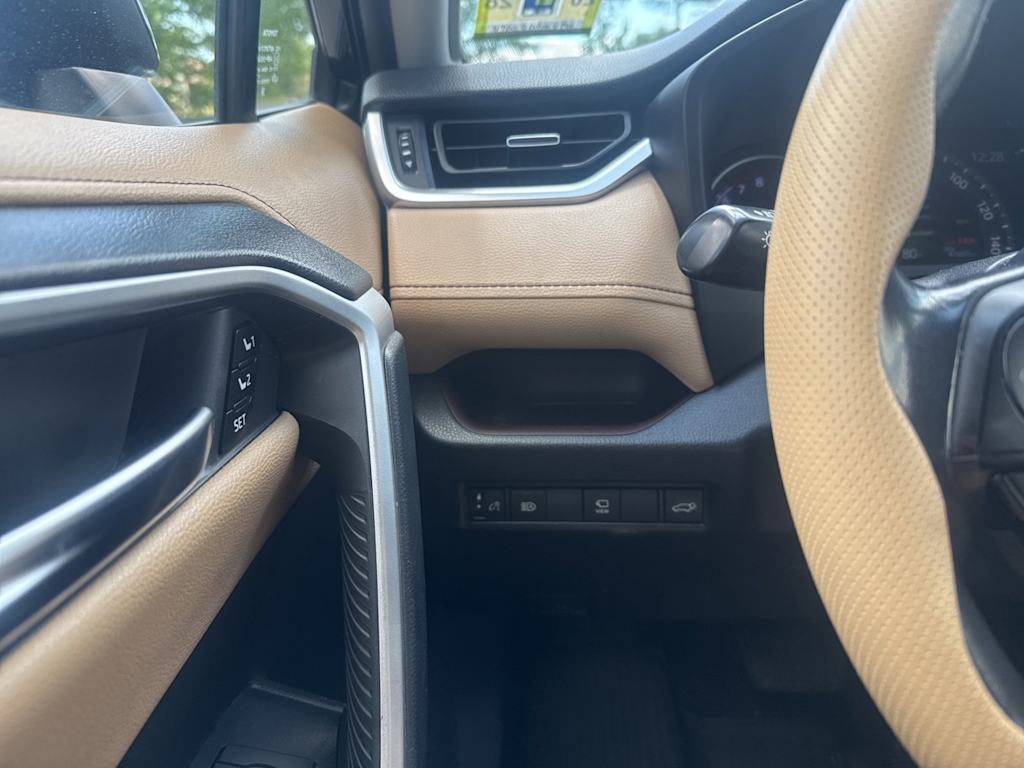 Thumbnail: 2019 Toyota RAV4 - 23