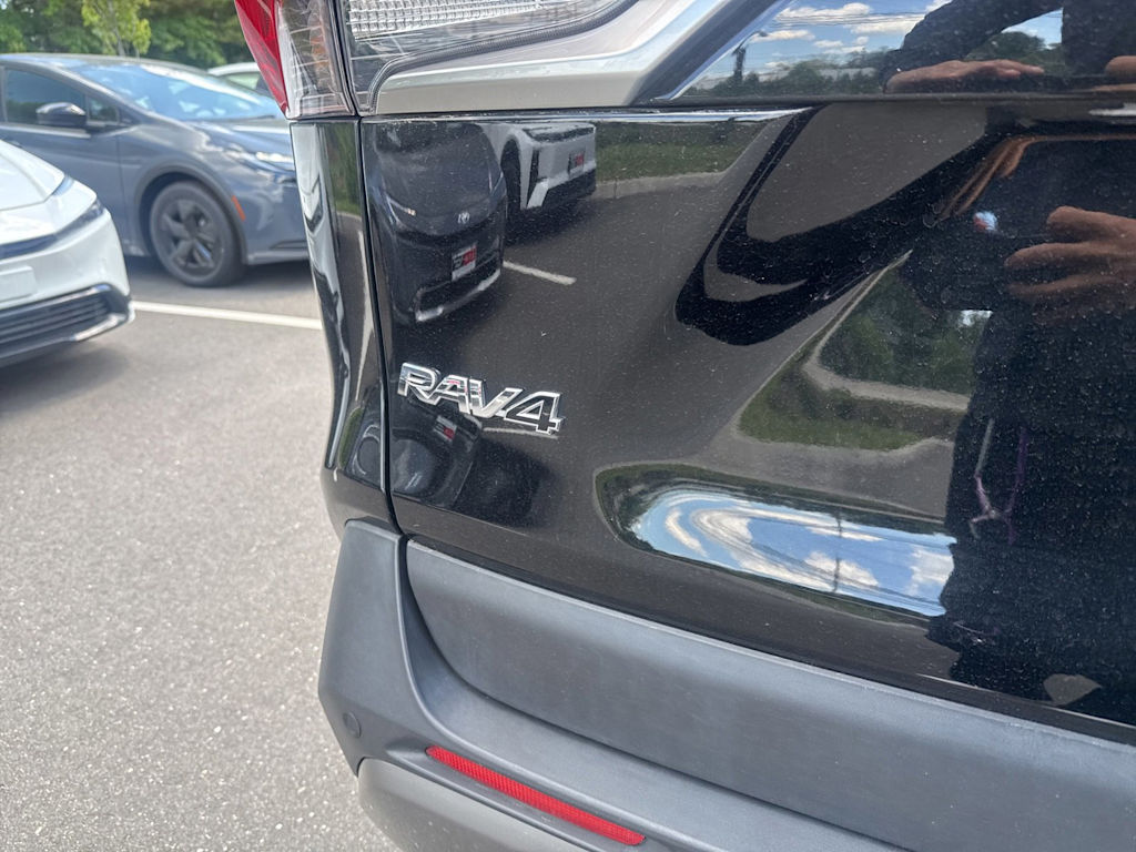 Thumbnail: 2019 Toyota RAV4 - 20