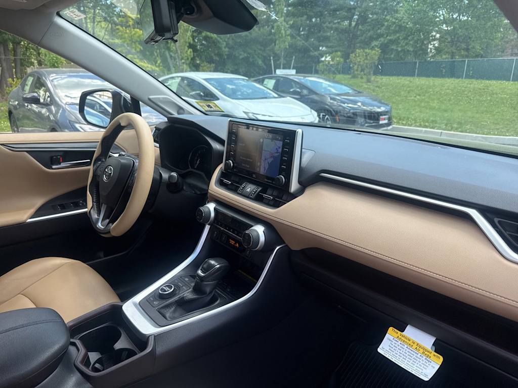 Thumbnail: 2019 Toyota RAV4 - 8