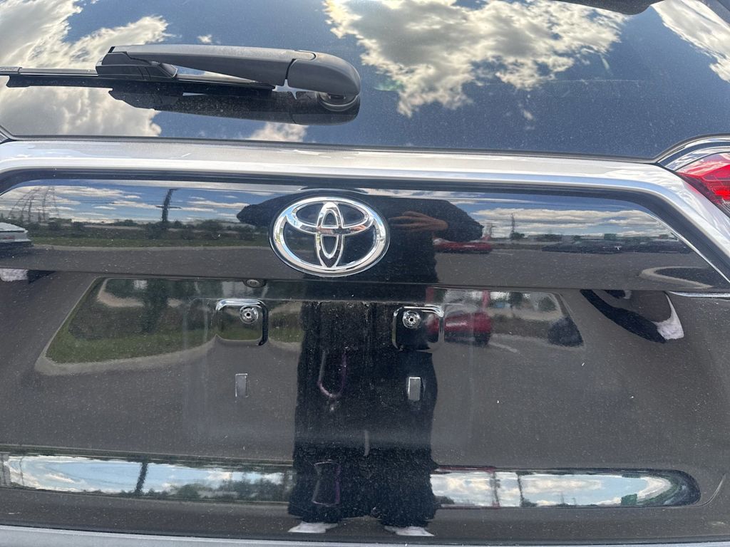 Thumbnail: 2019 Toyota RAV4 - 19