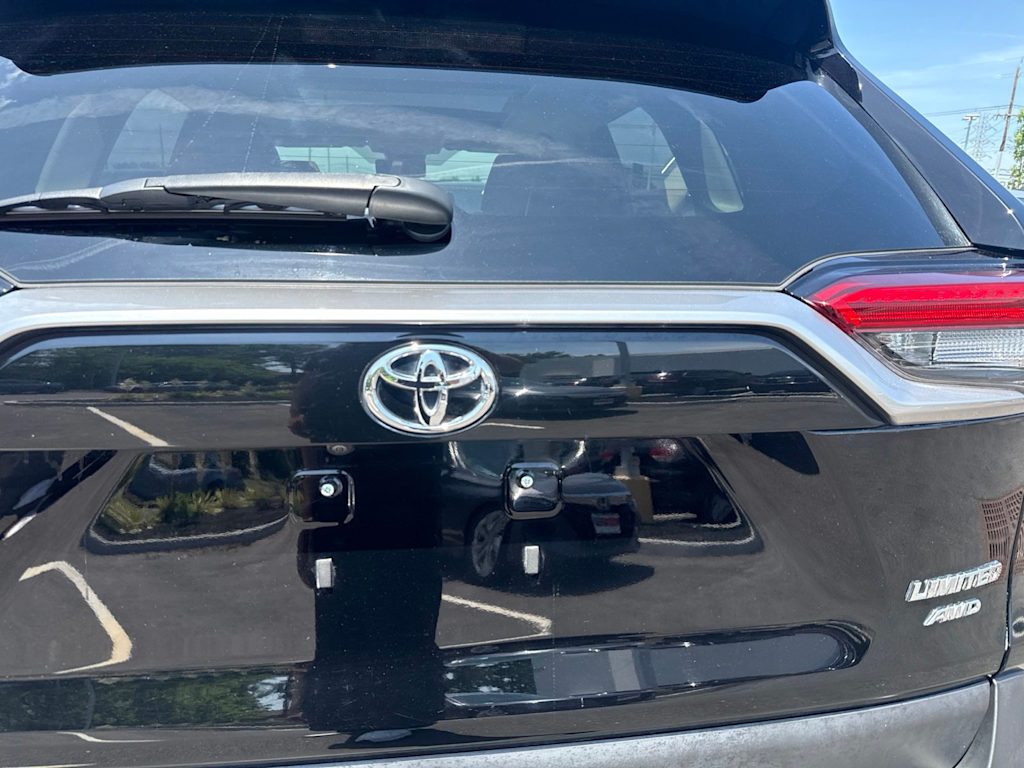 Thumbnail: 2019 Toyota RAV4 - 19