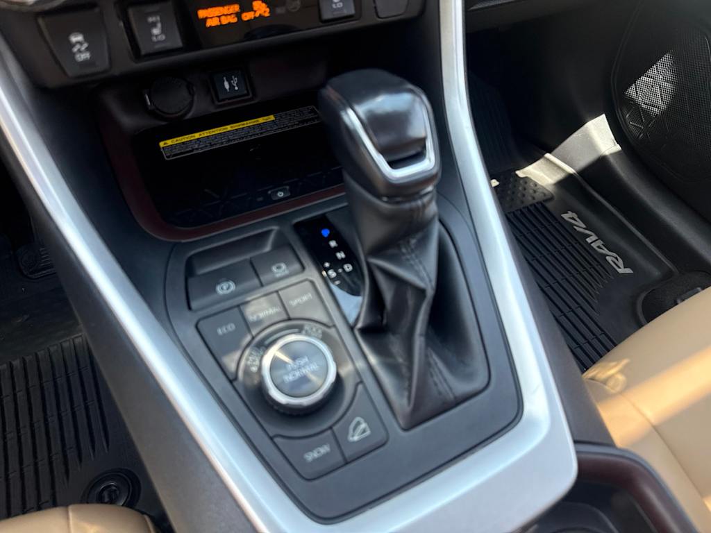 Thumbnail: 2019 Toyota RAV4 - 15