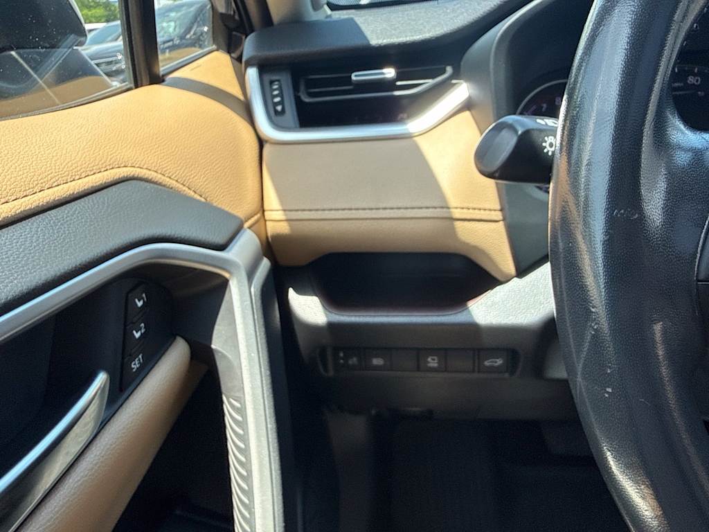 Thumbnail: 2019 Toyota RAV4 - 23