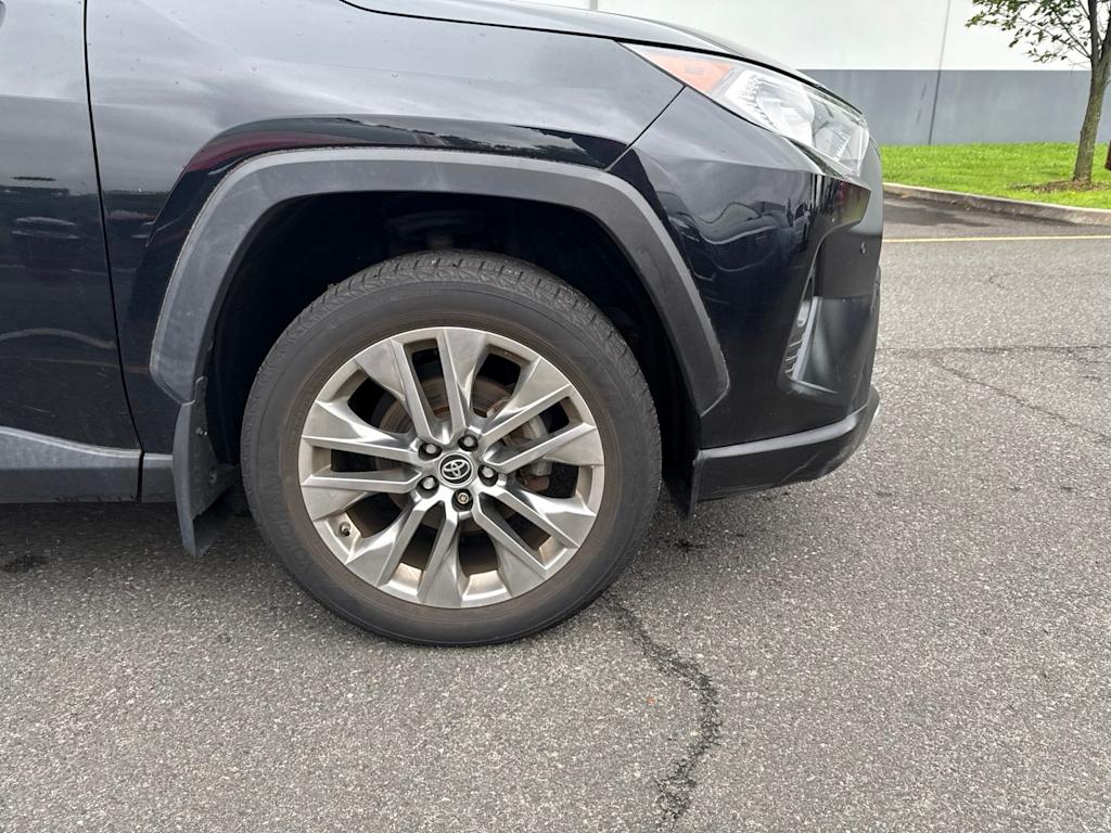 Thumbnail: 2019 Toyota RAV4 - 7