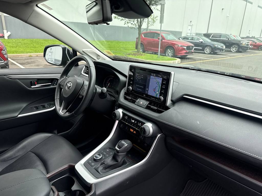 Thumbnail: 2019 Toyota RAV4 - 8