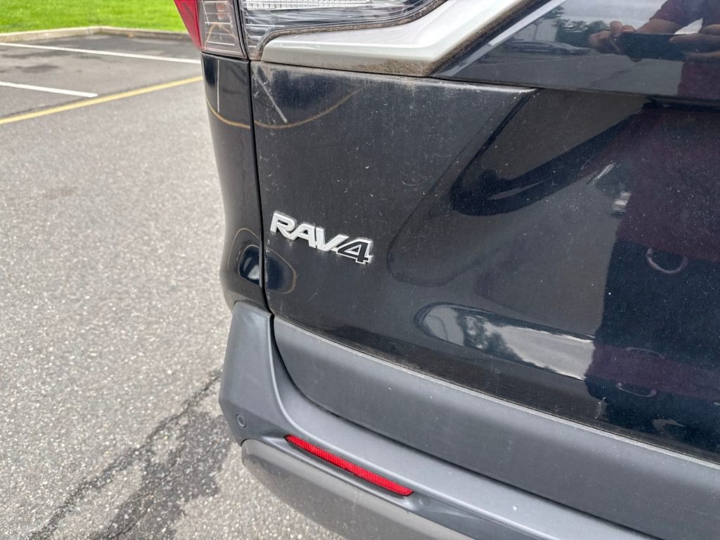 Thumbnail: 2019 Toyota RAV4 - 6