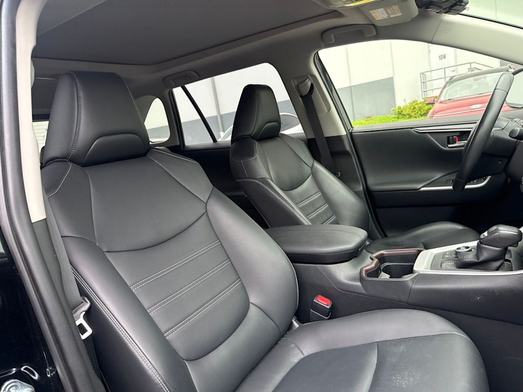 Thumbnail: 2019 Toyota RAV4 - 10