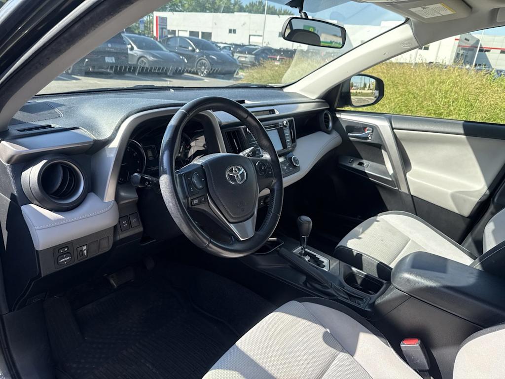 Thumbnail: 2016 Toyota RAV4 - 2