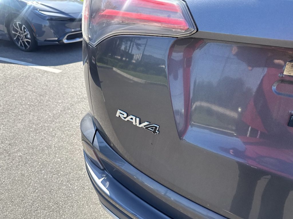 Thumbnail: 2016 Toyota RAV4 - 6