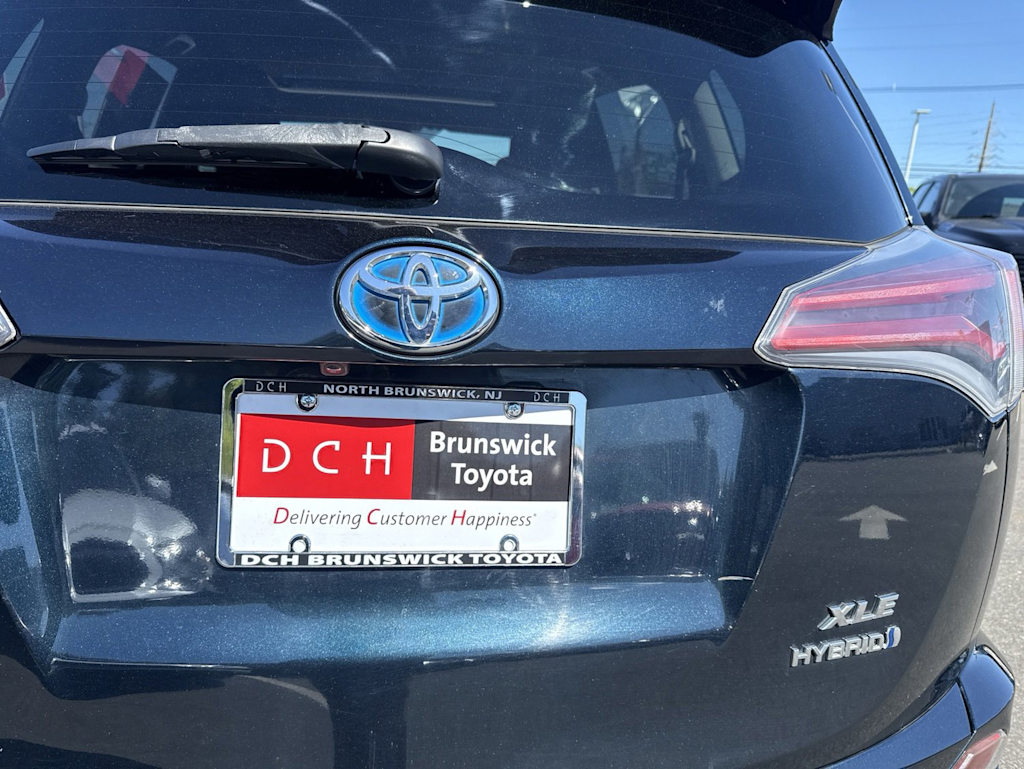 Thumbnail: 2017 Toyota RAV4 - 13