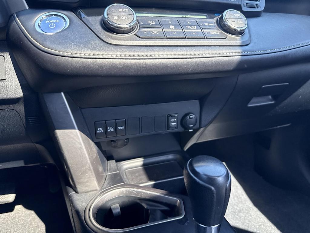 Thumbnail: 2017 Toyota RAV4 - 14