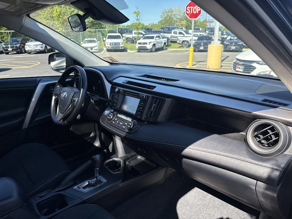 Thumbnail: 2017 Toyota RAV4 - 8