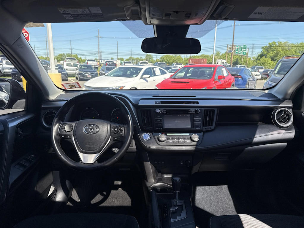 Thumbnail: 2017 Toyota RAV4 - 12