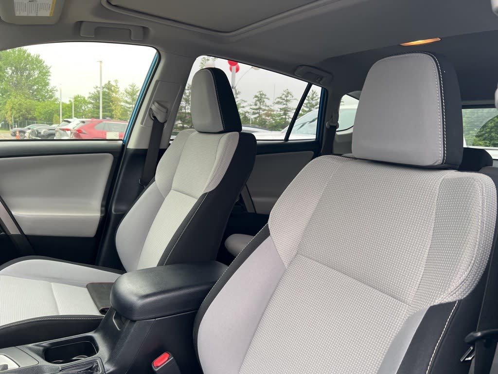 2017 Toyota RAV4 XLE 7