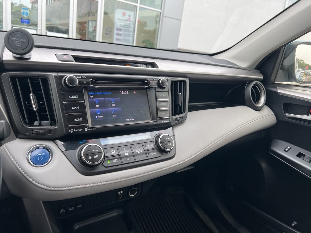 2017 Toyota RAV4 XLE 17
