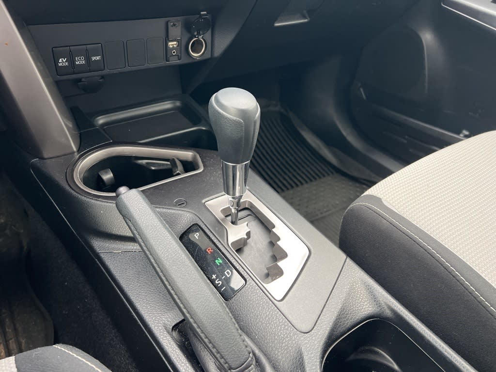 2017 Toyota RAV4 XLE 12
