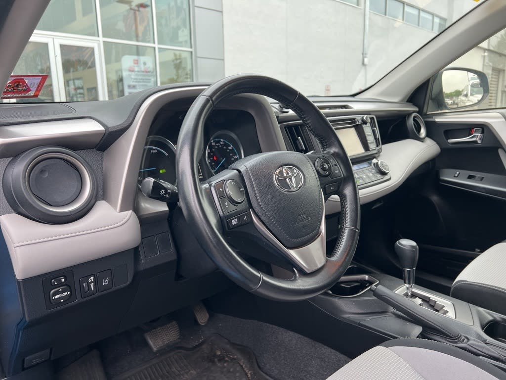 2017 Toyota RAV4 XLE 2