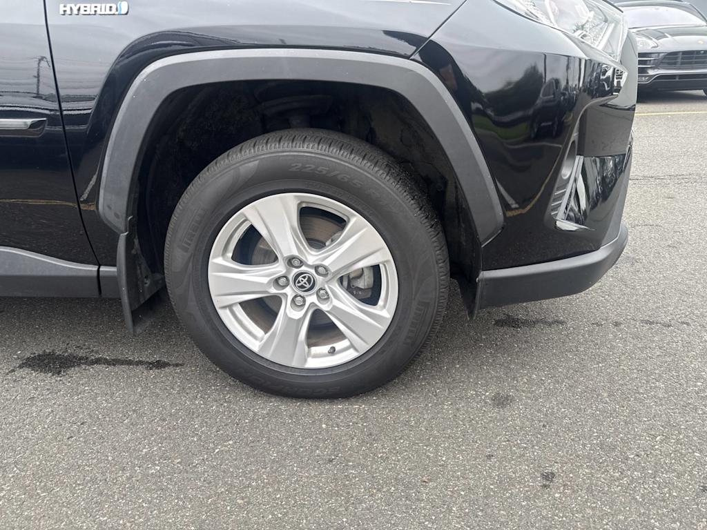 Thumbnail: 2021 Toyota RAV4 - 7