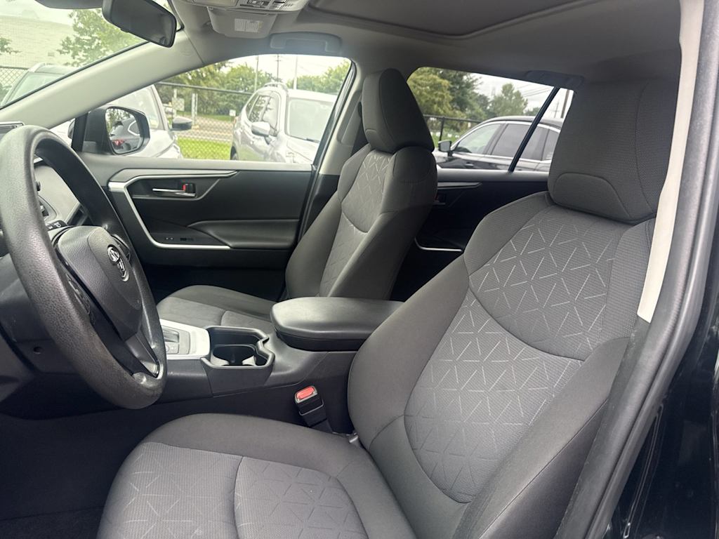 Thumbnail: 2021 Toyota RAV4 - 9