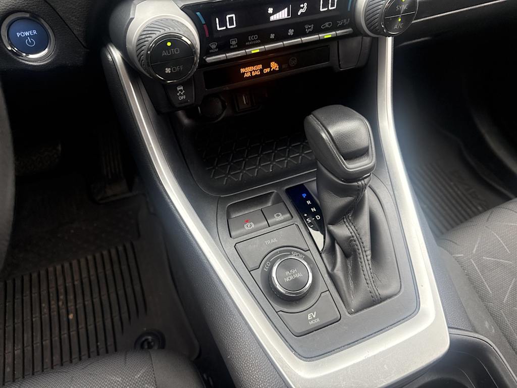Thumbnail: 2021 Toyota RAV4 - 15