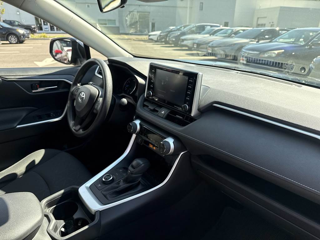 Thumbnail: 2021 Toyota RAV4 - 8