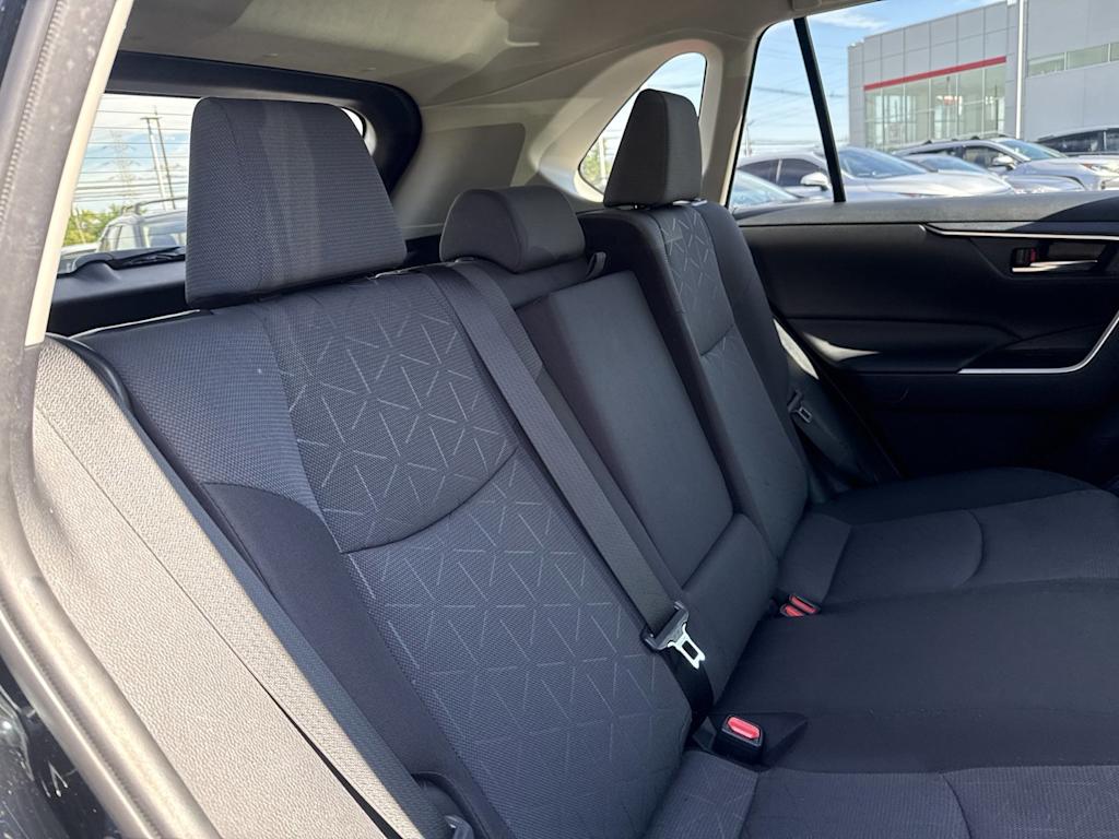 Thumbnail: 2021 Toyota RAV4 - 22