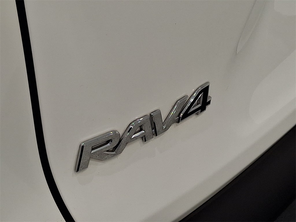 2023 Toyota RAV4 XLE 7