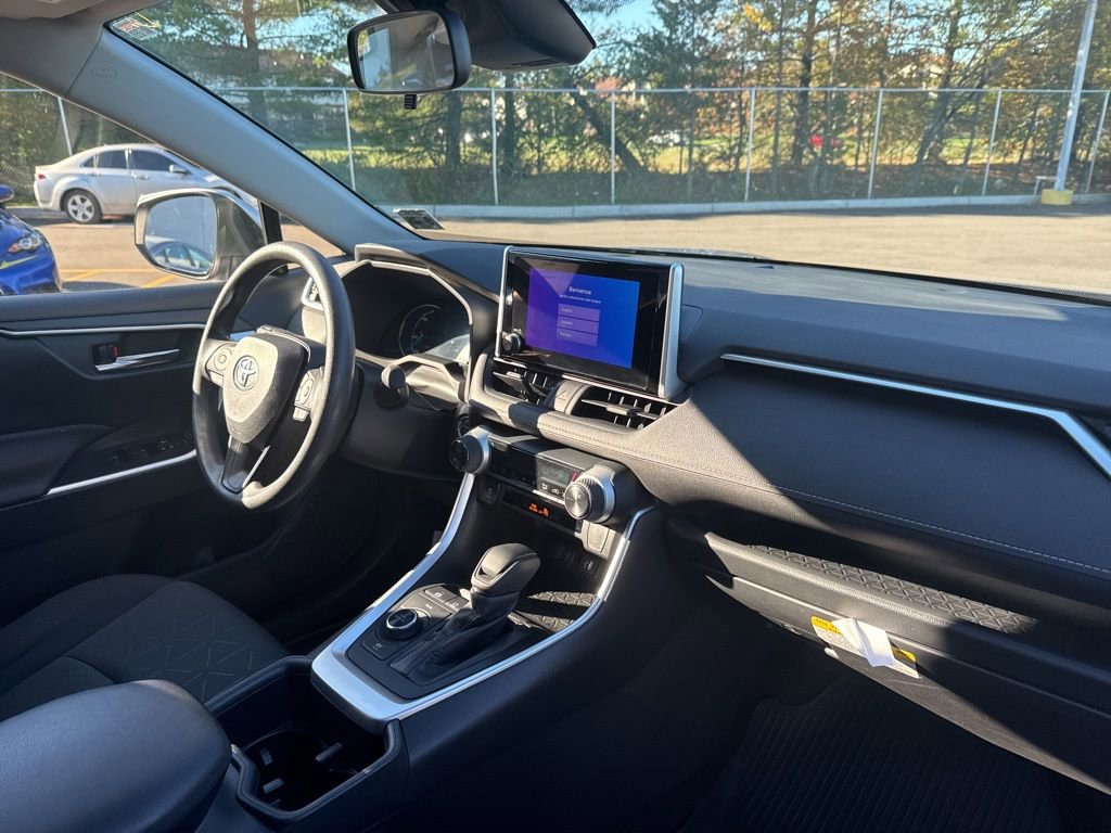 Thumbnail: 2023 Toyota RAV4 - 8