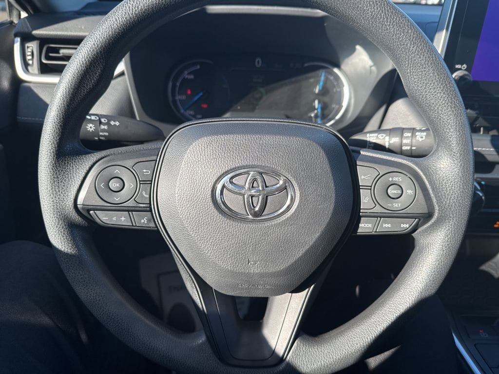 Thumbnail: 2023 Toyota RAV4 - 21