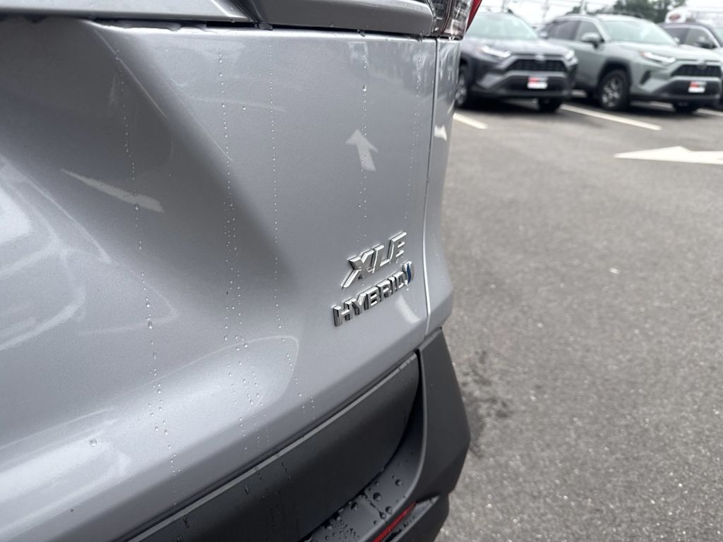 Thumbnail: 2024 Toyota RAV4 - 20
