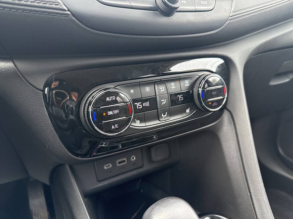 Thumbnail: 2023 Buick Encore GX - 21