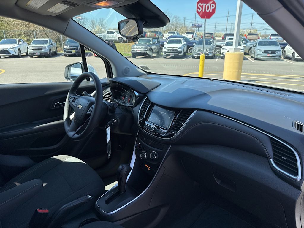 Thumbnail: 2022 Chevrolet Trax - 7