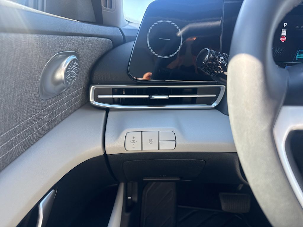 Thumbnail: 2025 Hyundai Elantra - 24