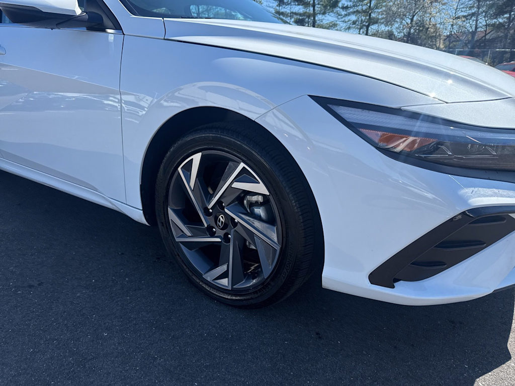 Thumbnail: 2025 Hyundai Elantra - 18