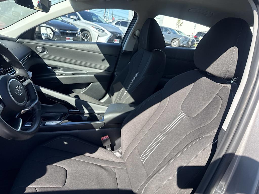 Thumbnail: 2023 Hyundai Elantra - 8
