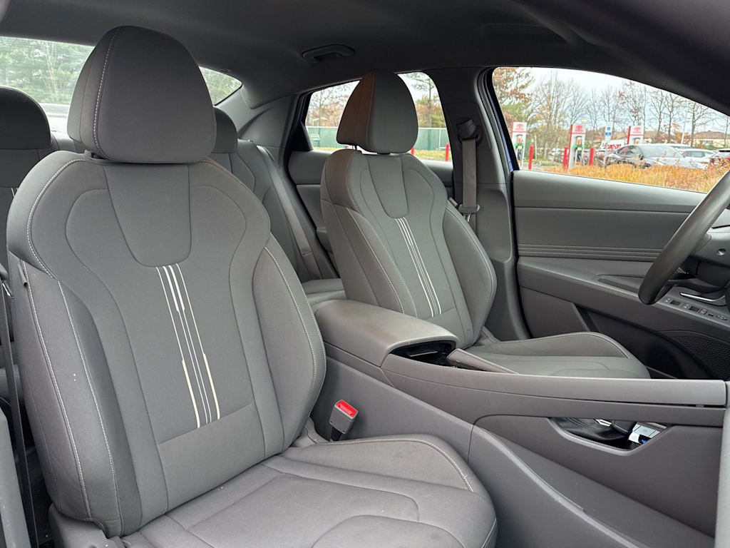 Thumbnail: 2023 Hyundai Elantra - 9