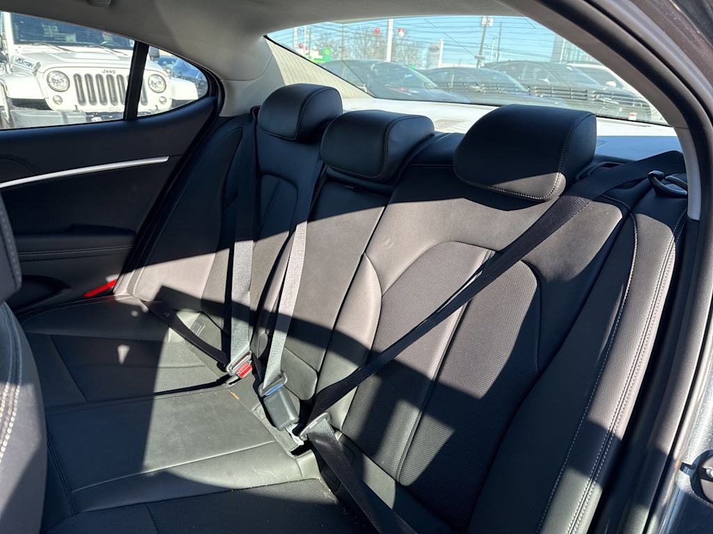 Thumbnail: 2020 Genesis G70 - 11