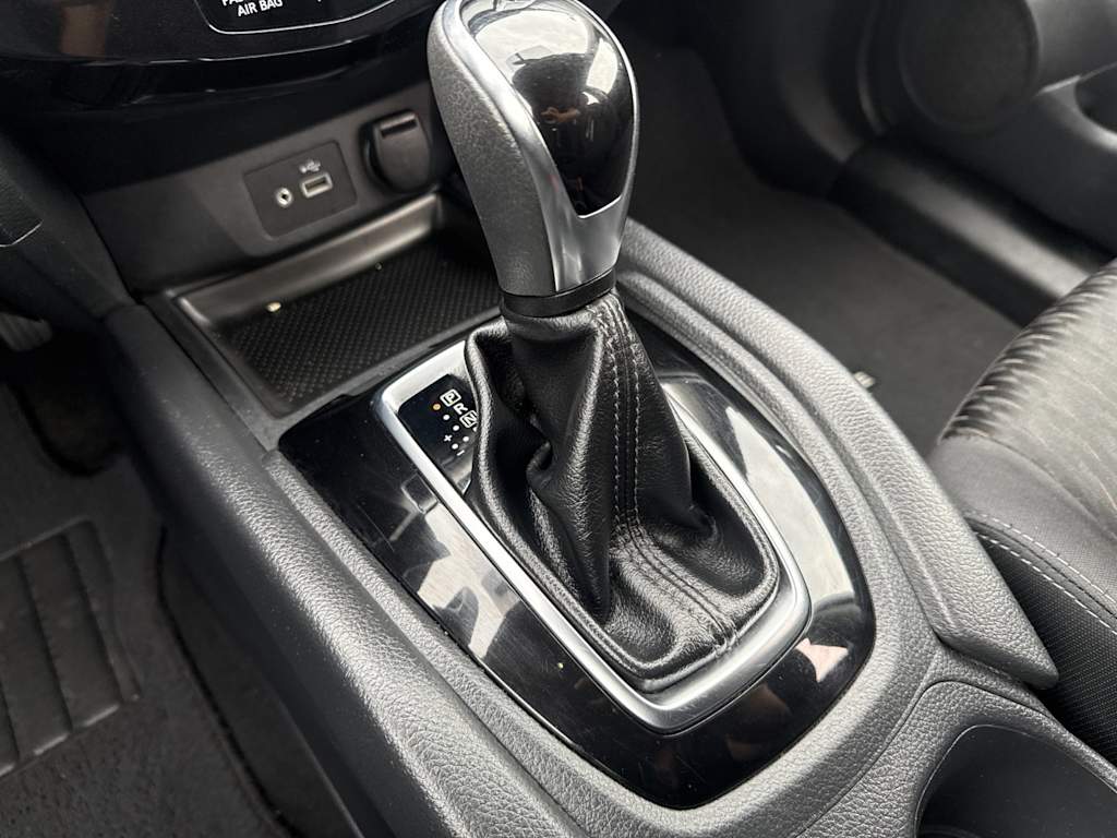 Thumbnail: 2018 Nissan Rogue - 15