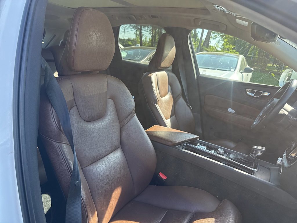 Thumbnail: 2019 Volvo XC60 - 9