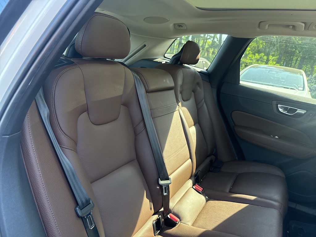Thumbnail: 2019 Volvo XC60 - 23