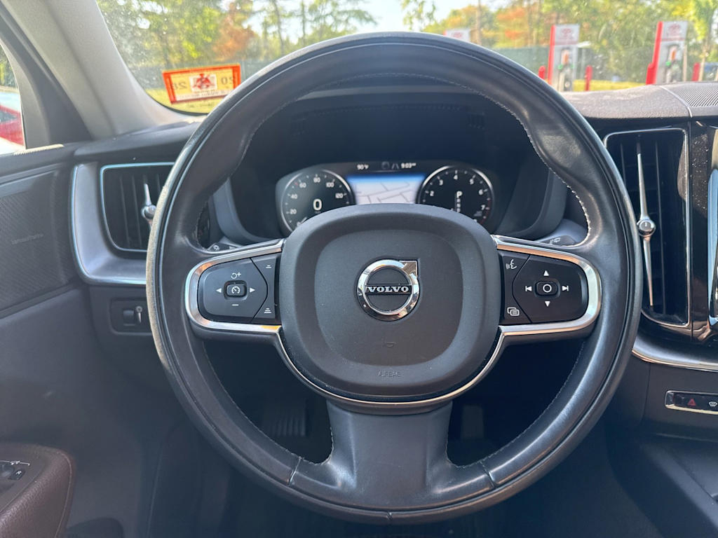 Thumbnail: 2019 Volvo XC60 - 11