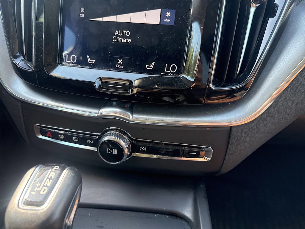 Thumbnail: 2019 Volvo XC60 - 24