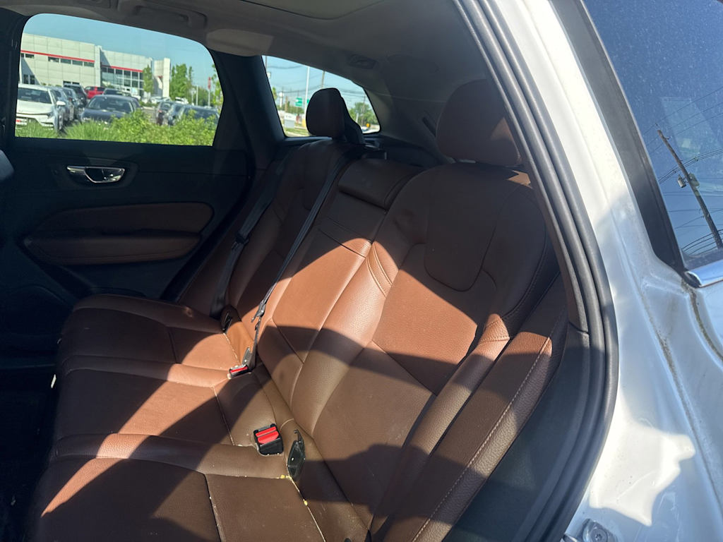 Thumbnail: 2019 Volvo XC60 - 22