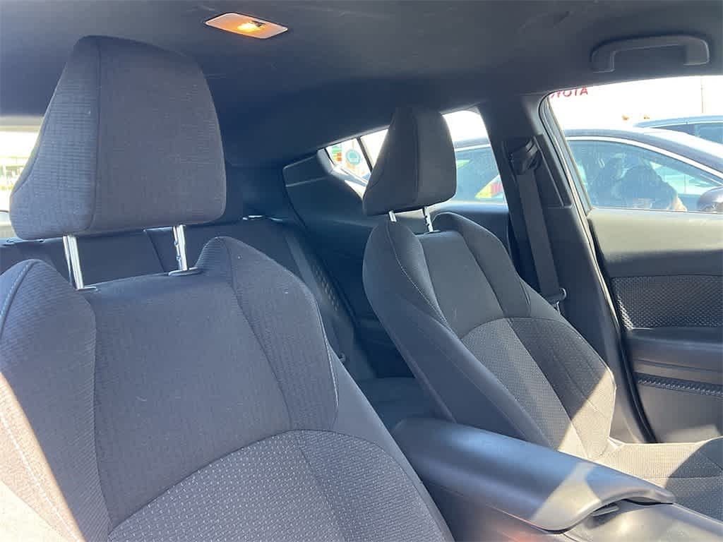 2019 Toyota C-HR LE 7